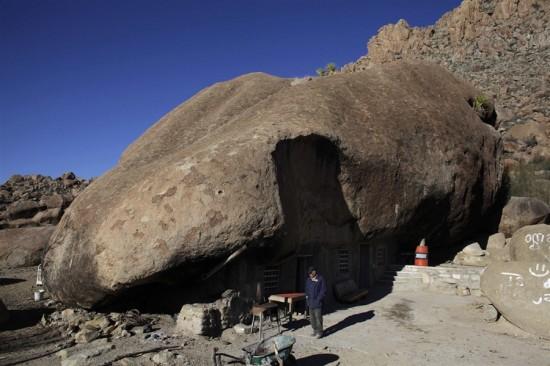 Incredible Home - Rock roof house, Mexico