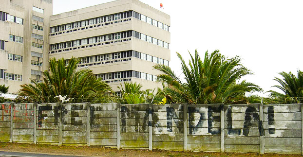 Nelson Mandela graffiti